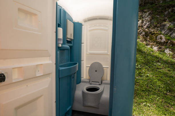 Best Handicap porta potty rental  in Rainbow Lakes Estates, FL